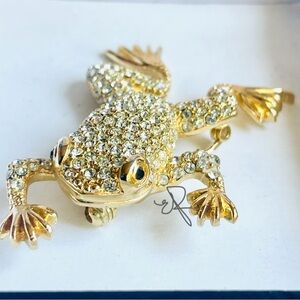 ✨ Vintage Christian Dior Gold-Tone Frog Brooch with Clear Crystals – 1970s/1980s